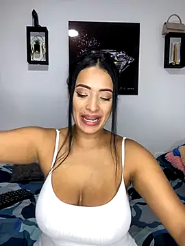 Shantal Lovee online show from October 2025 02:01:02 AM