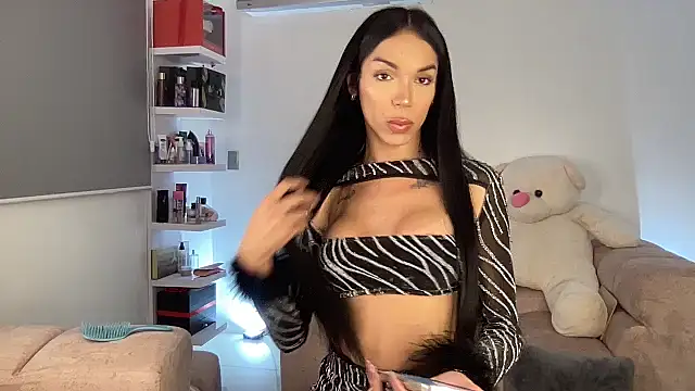 Michell simons online show from February 2025 06:54:01 AM