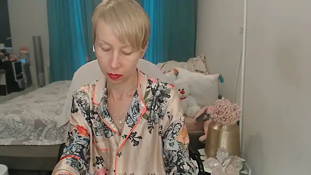 LuxuryNika online show from July 2026 01:39:02 PM