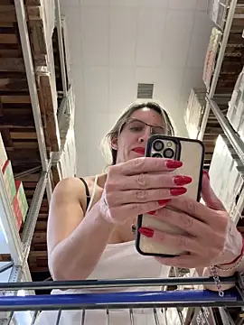 Gatitacarlita online show from December 2024 06:29:01 PM