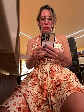 Gatitacarlita online show from March 2025 08:11:01 PM