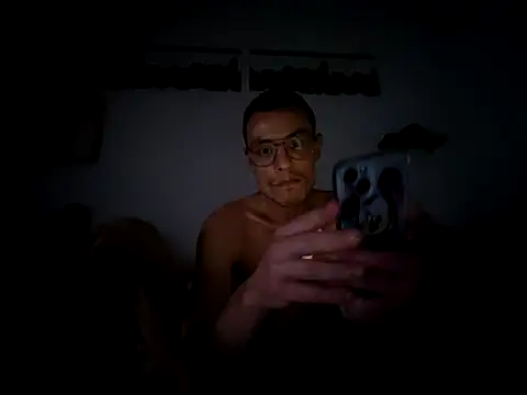 malpka25 online show from October 2025 10:45:02 PM