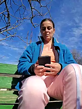 IsabelleCraft online show from March 2025 10:35:02 AM