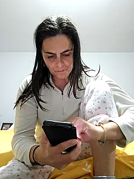 IsabelleCraft online show from November 2025 08:58:02 PM