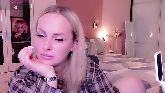 Libby Nora online show from October 2025 09:51:02 AM