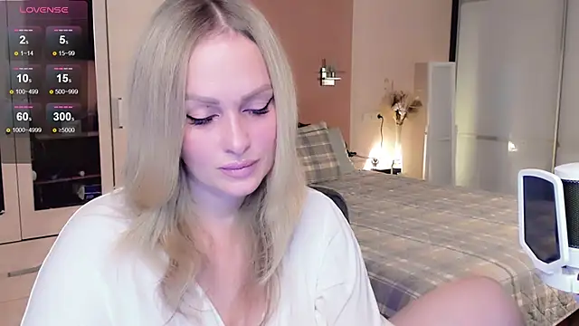 Libby Nora online show from November 2025 10:26:01 AM