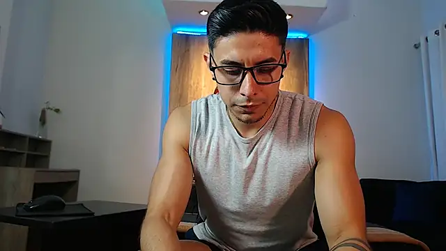 Snapshot of Andrew_4_ chatting on December 2024 07:08:01 AM Andrew 4 online show from December 2024 07:08:01 AM