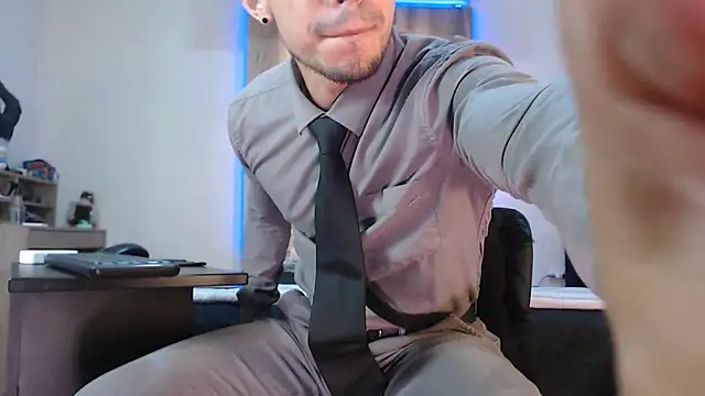 Snapshot of Andrew_4_ chatting on March 2025 03:06:01 AM Andrew 4 online show from March 2025 03:06:01 AM