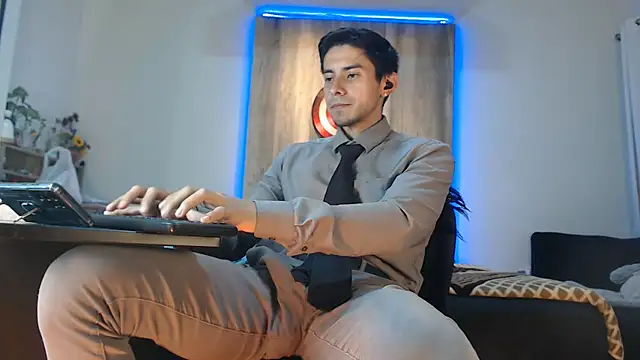 Snapshot of Andrew_4_ chatting on September 2025 06:28:02 AM Andrew 4 online show from September 2025 06:28:02 AM