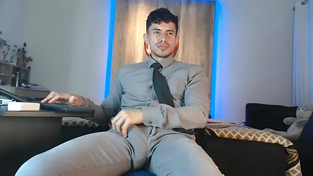 Snapshot of Andrew_4_ chatting on October 2025 06:45:01 AM Andrew 4 online show from October 2025 06:45:01 AM