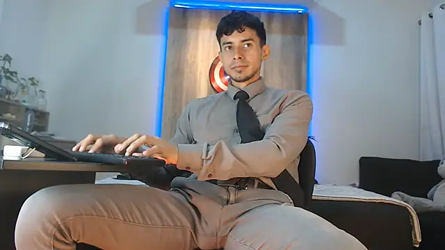 Snapshot of Andrew_4_ chatting on October 2025 02:32:02 AM Andrew 4 online show from October 2025 02:32:02 AM