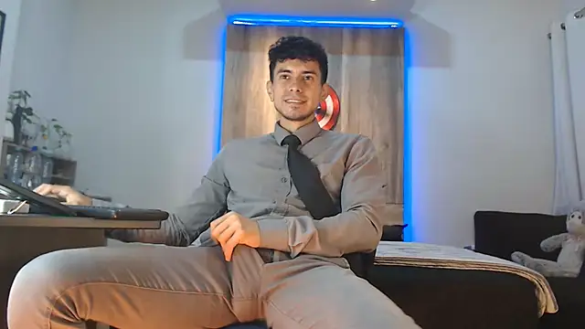 Snapshot of Andrew_4_ chatting on October 2025 02:33:01 AM Andrew 4 online show from October 2025 02:33:01 AM