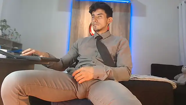 Snapshot of Andrew_4_ chatting on October 2025 04:31:02 AM Andrew 4 online show from October 2025 04:31:02 AM