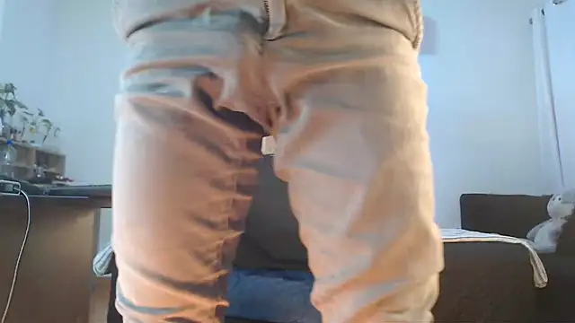 Snapshot of Andrew_4_ chatting on October 2025 01:53:02 AM Andrew 4 online show from October 2025 01:53:02 AM