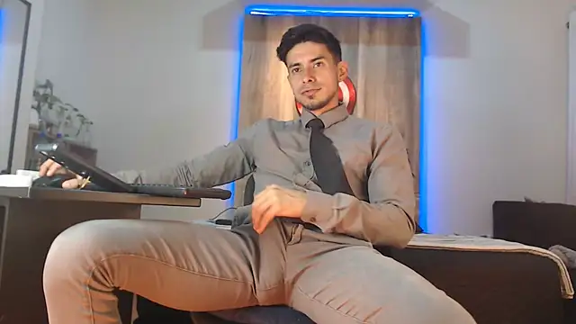 Snapshot of Andrew_4_ chatting on November 2025 03:39:02 AM Andrew 4 online show from November 2025 03:39:02 AM