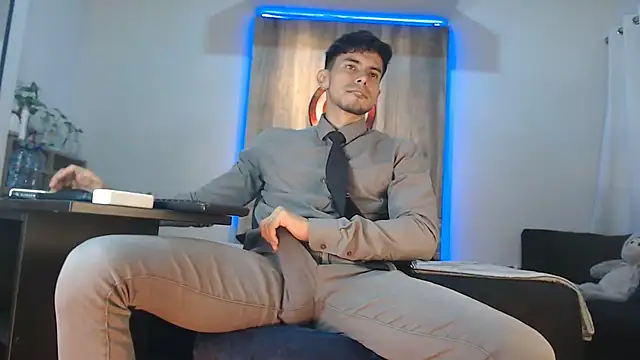 Snapshot of Andrew_4_ chatting on November 2025 04:12:01 AM Andrew 4 online show from November 2025 04:12:01 AM