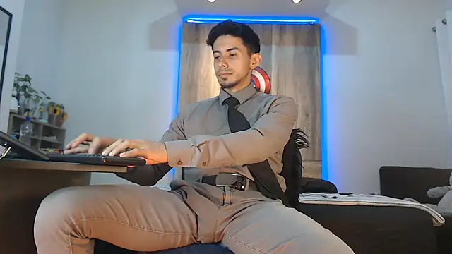 Snapshot of Andrew_4_ chatting on November 2025 02:33:02 AM Andrew 4 online show from November 2025 02:33:02 AM