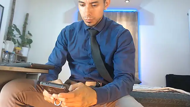 Snapshot of Andrew_4_ chatting on February 2026 06:39:02 AM Andrew 4 online show from February 2026 06:39:02 AM