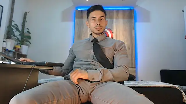 Snapshot of Andrew_4_ chatting on February 2026 04:32:01 AM Andrew 4 online show from February 2026 04:32:01 AM