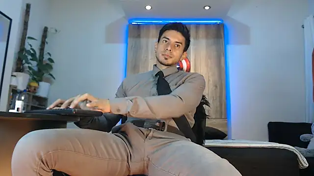 Andrew 4  online show from March 2026 01:45:02 AM