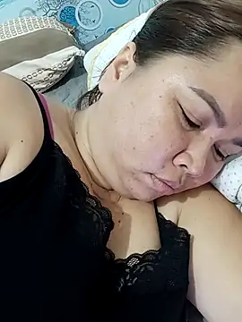 XXLorie 02 online show from September 2025 11:59:02 PM