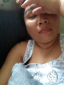 XXLorie 02 online show from November 2025 11:48:01 PM