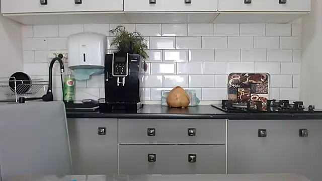 erikaerika online show from January 2025 10:08:01 AM