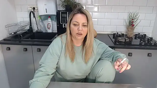 erikaerika online show from February 2025 02:44:02 PM