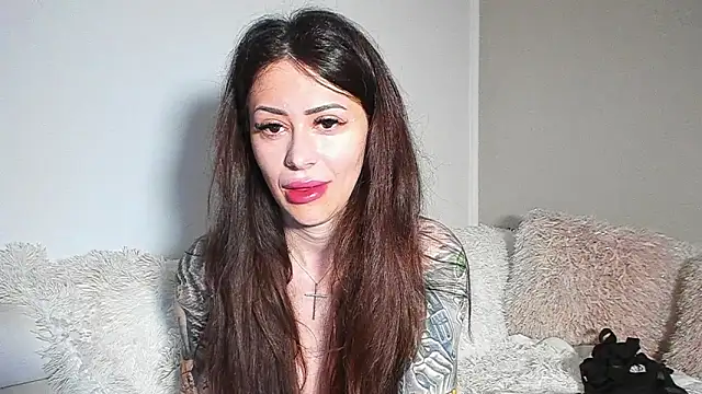 Snapshot of BrianaDiamondXXX chatting on July 2026 05:01:01 AM BrianaDiamondXXX online show from July 2026 05:01:01 AM