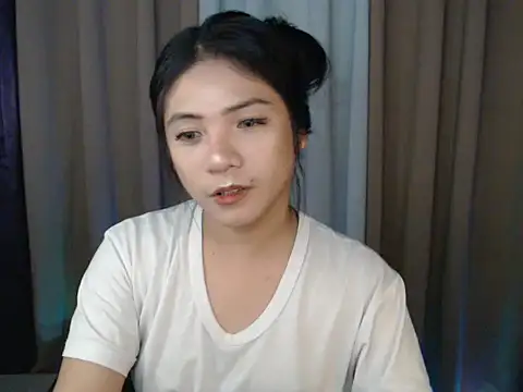 Kisses-For-You online show from January 2026 05:00:01 AM