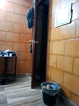 Snapshot of LUNAdeMARTE chatting on October 2025 04:19:02 AM LUNAdeMARTE online show from October 2025 04:19:02 AM