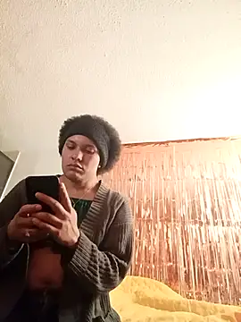 Snapshot of LUNAdeMARTE chatting on November 2025 09:09:01 PM LUNAdeMARTE online show from November 2025 09:09:01 PM