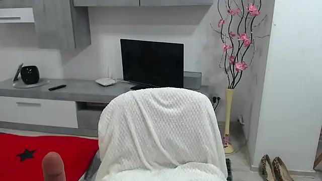 JullieMilf online show from January 2025 04:59:01 PM