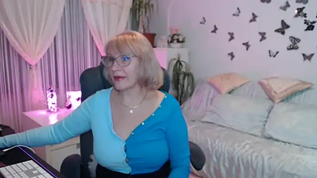 Ghertrude52 online show from November 2025 04:10:02 AM