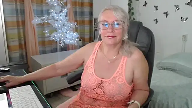 Snapshot of Ghertrude52 chatting on June 2026 04:10:02 AM Ghertrude52 online show from June 2026 04:10:02 AM