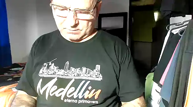 Snapshot of ferdinad20 chatting on January 2025 04:15:01 PM ferdinad20 online show from January 2025 04:15:01 PM