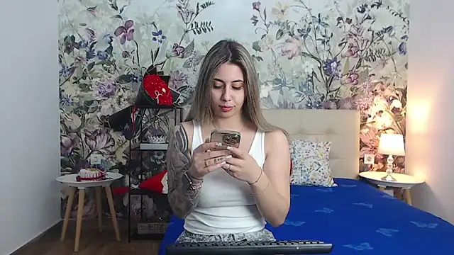 RoseDiamond06 online show from April 2026 03:59:02 PM