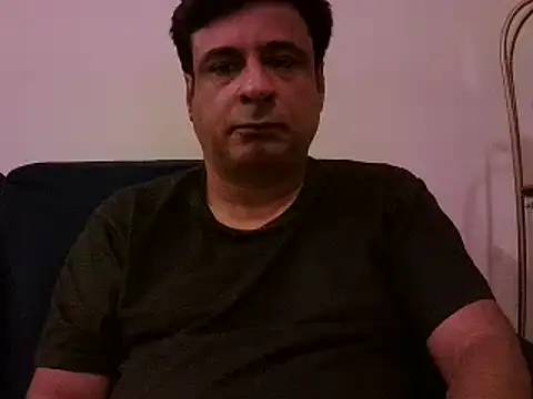 Snapshot of desipapaxxx chatting on February 2025 06:26:01 PM desipapaxxx online show from February 2025 06:26:01 PM