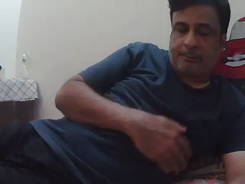 Snapshot of desipapaxxx chatting on November 2025 11:10:02 PM desipapaxxx online show from November 2025 11:10:02 PM