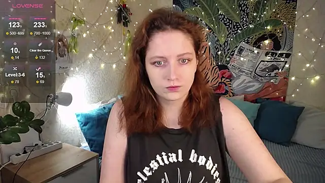 Dexy Red online show from October 2025 09:01:01 PM