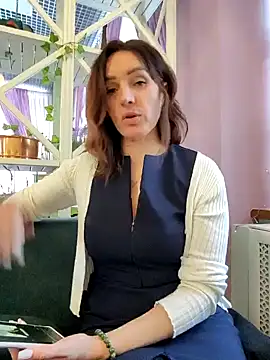 Snapshot of EvaXOAir chatting on December 2024 08:15:01 AM EvaXOAir online show from December 2024 08:15:01 AM