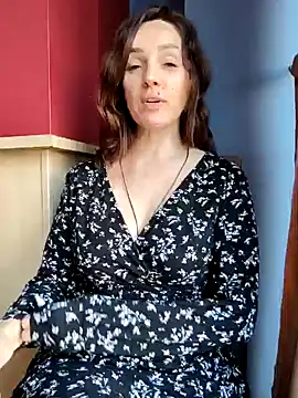 Snapshot of EvaXOAir chatting on December 2024 07:40:01 AM EvaXOAir online show from December 2024 07:40:01 AM