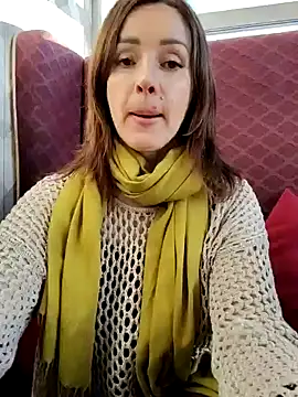 Snapshot of EvaXOAir chatting on January 2025 06:25:02 AM EvaXOAir online show from January 2025 06:25:02 AM