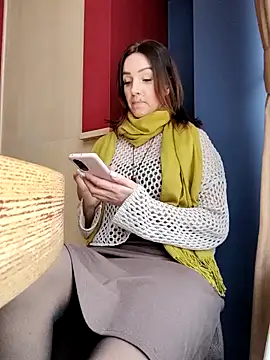 Snapshot of EvaXOAir chatting on January 2025 04:08:01 AM EvaXOAir online show from January 2025 04:08:01 AM