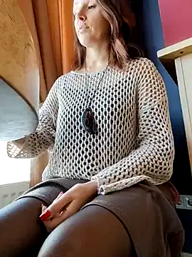 Snapshot of EvaXOAir chatting on February 2025 07:13:02 AM EvaXOAir online show from February 2025 07:13:02 AM