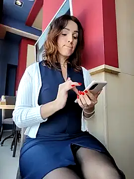 Snapshot of EvaXOAir chatting on February 2025 06:34:01 AM EvaXOAir online show from February 2025 06:34:01 AM