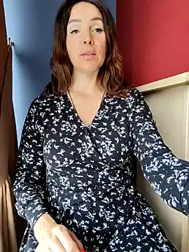 Snapshot of EvaXOAir chatting on February 2025 05:30:01 AM EvaXOAir online show from February 2025 05:30:01 AM