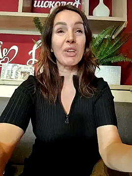 Snapshot of EvaXOAir chatting on March 2025 05:05:02 AM EvaXOAir online show from March 2025 05:05:02 AM