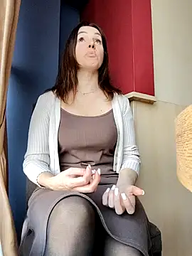 Snapshot of EvaXOAir chatting on March 2025 05:11:02 AM EvaXOAir online show from March 2025 05:11:02 AM