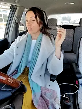 Snapshot of EvaXOAir chatting on March 2025 06:00:02 AM EvaXOAir online show from March 2025 06:00:02 AM